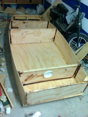 [Immagine: 201122518232_barca garage.jpg]